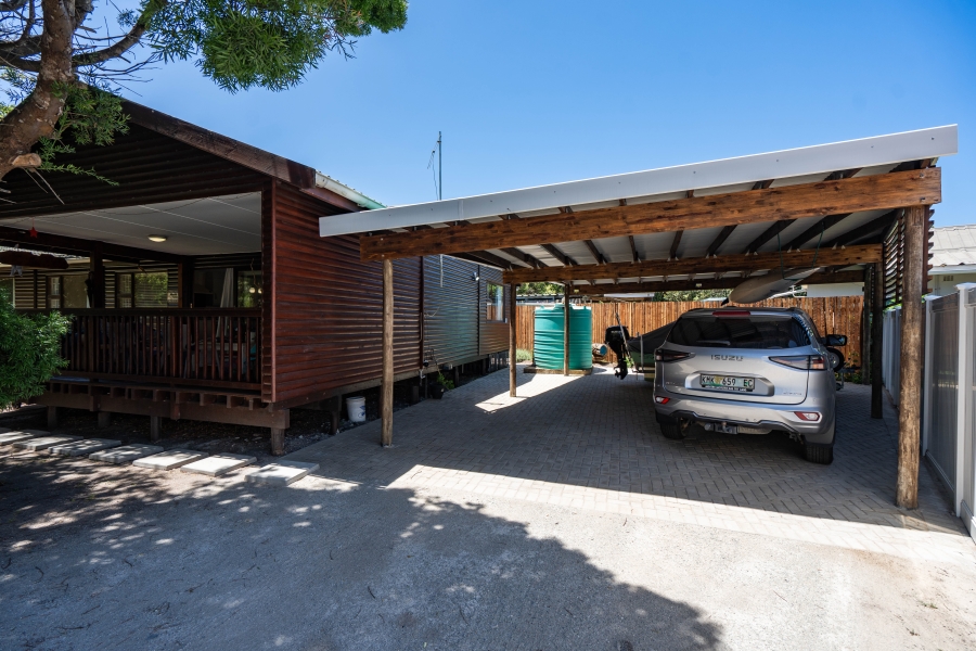 5 Bedroom Property for Sale in Seafield Eastern Cape